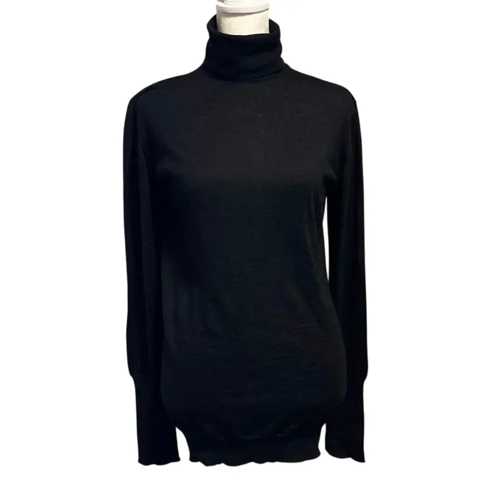 Authentic Chanel 8 10 Cashmere Turtleneck Sweater Embroidered Logo TINY FLAW